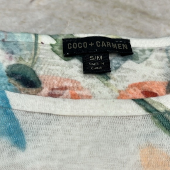 Coco + Carmen | 3D Print‎ Watercolor Floral Tee | Small/Medium - Picture 5 of 11